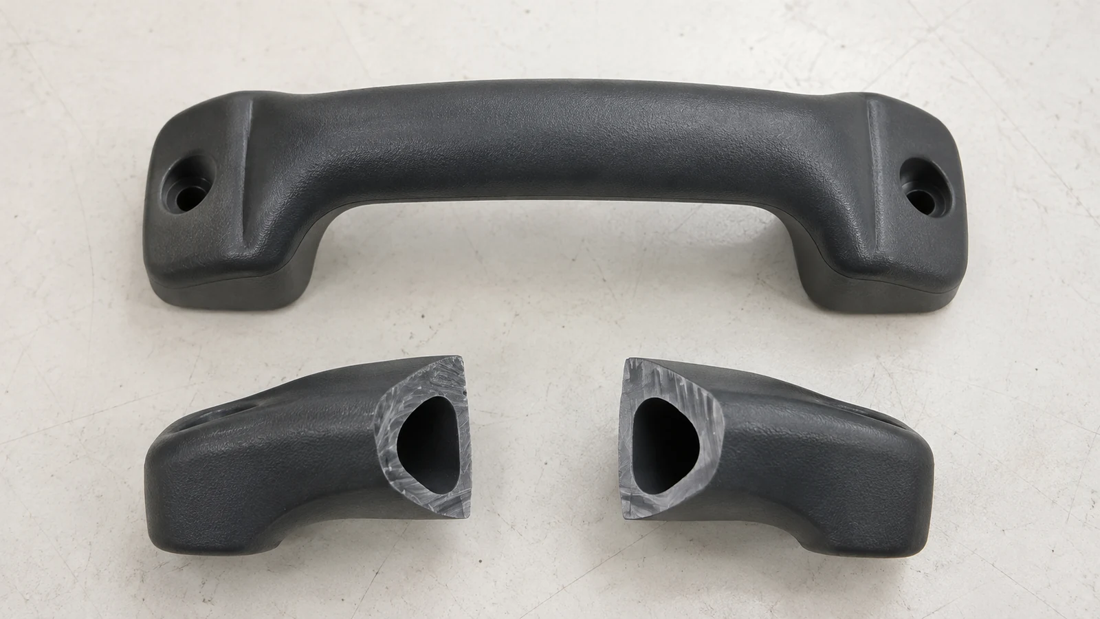 Cut handle shows hollow channel path